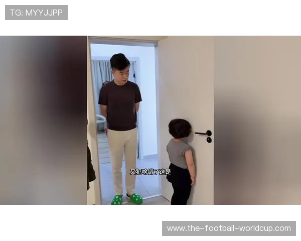 小舅子擂台激战！罗唐场外急到 “罚站”，网友：姐夫比选手还紧张！